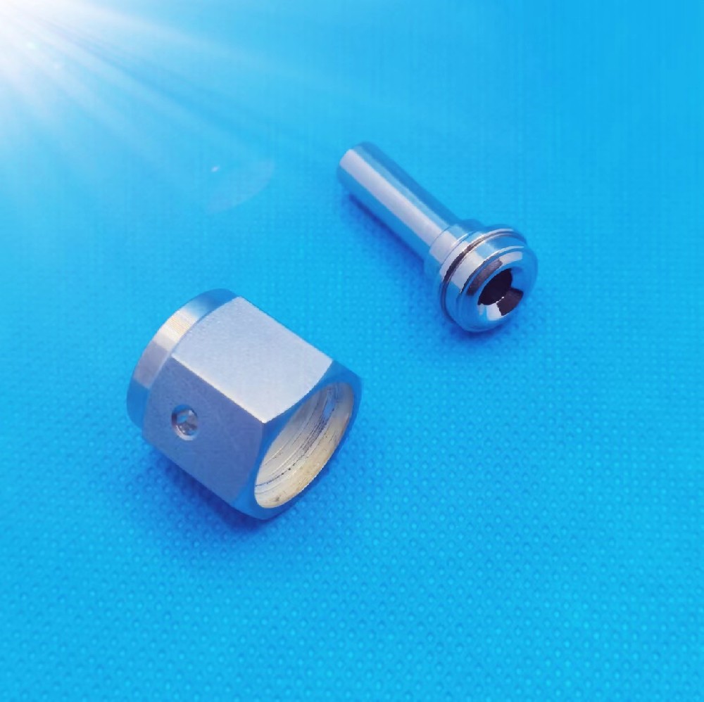 Female Nut+Hvcr Female Nu